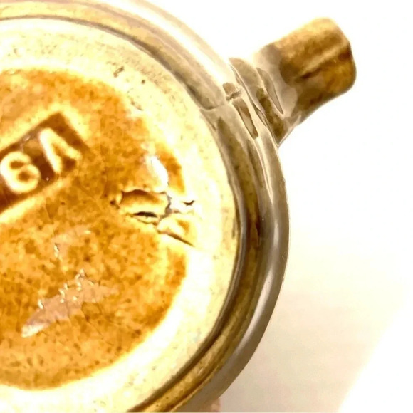 Vintage Leaf Pattern Brown Stoneware Drip Pottery Pitcher Small USA Made FLAW - Picture 7 of 10